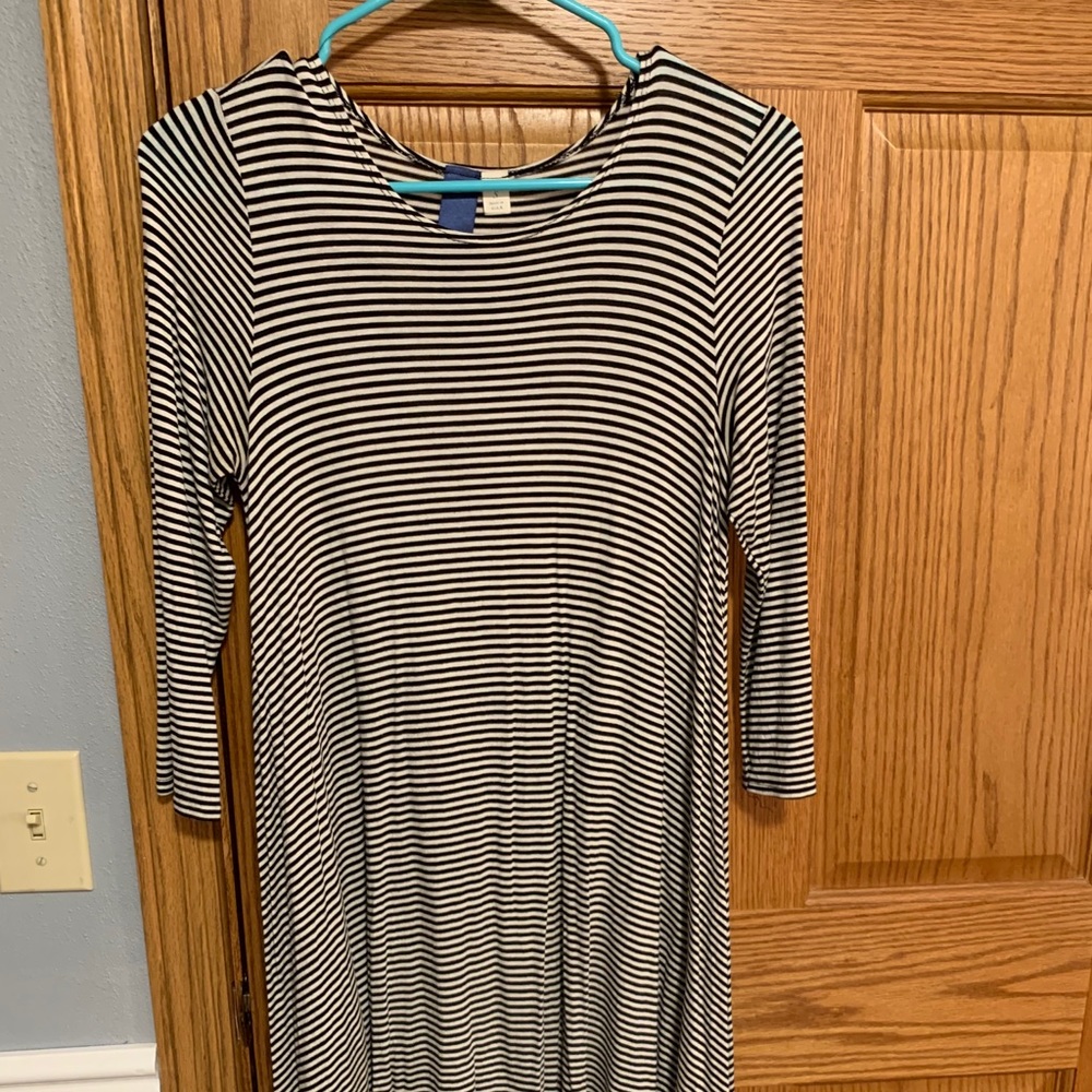Quarter sleeve length striped dress
